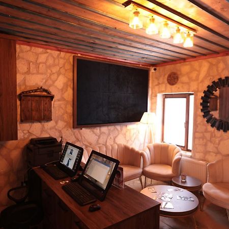 Stone Owl Otel & Restaurant Uchisar Exterior photo