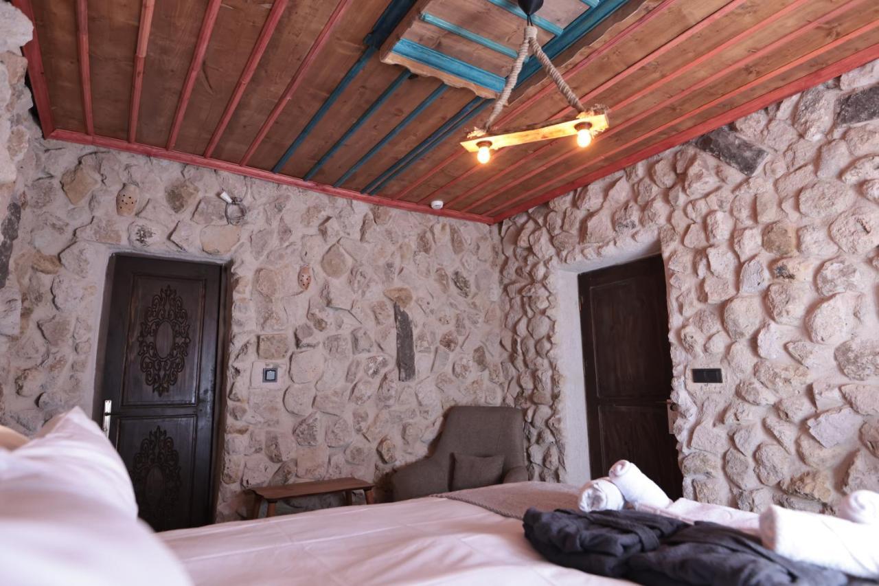Stone Owl Otel & Restaurant Uchisar Exterior photo