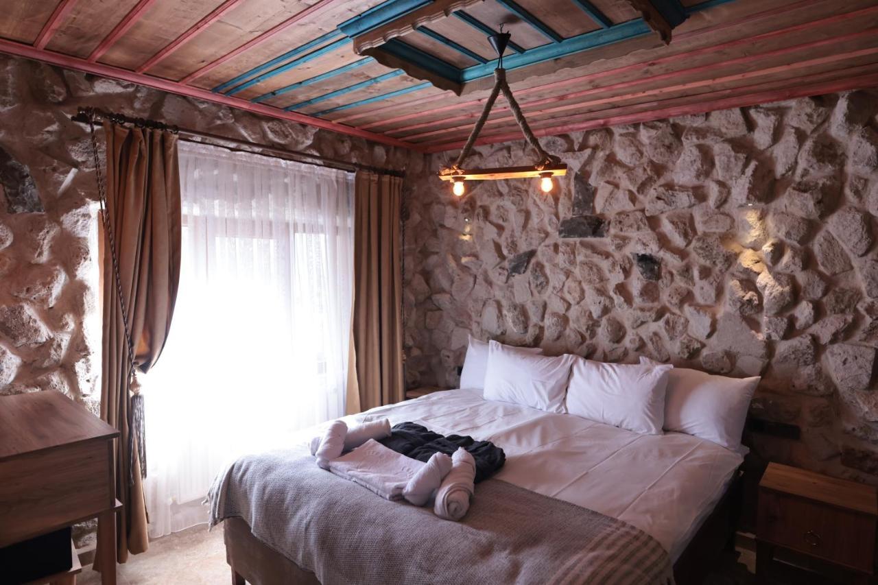 Stone Owl Otel & Restaurant Uchisar Exterior photo