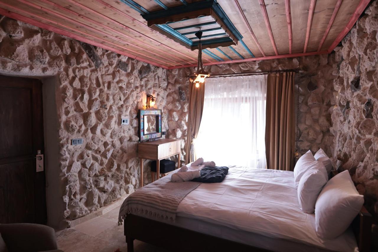 Stone Owl Otel & Restaurant Uchisar Exterior photo