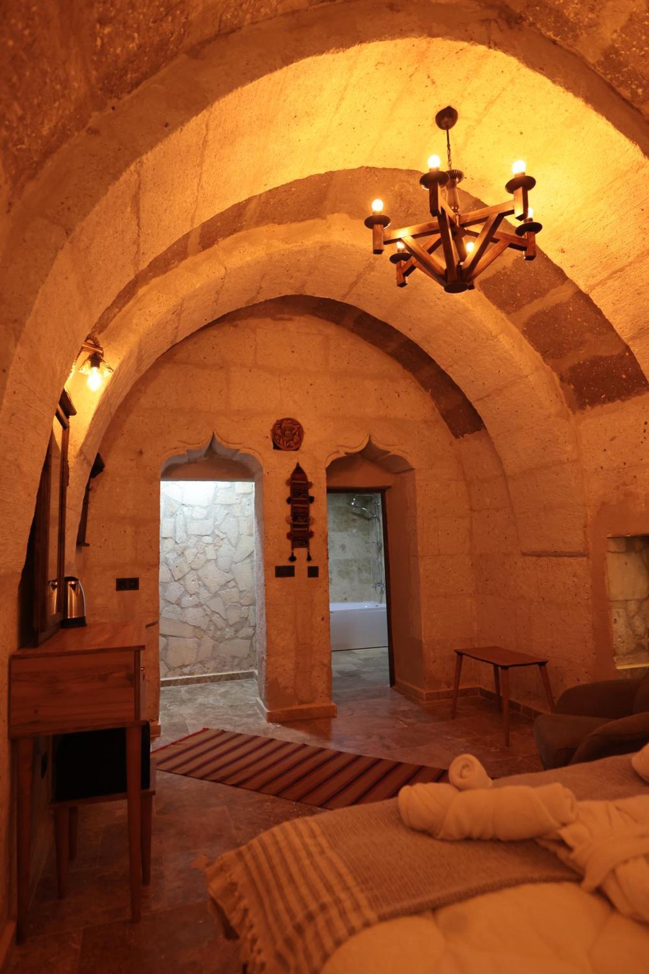 Stone Owl Otel & Restaurant Uchisar Exterior photo