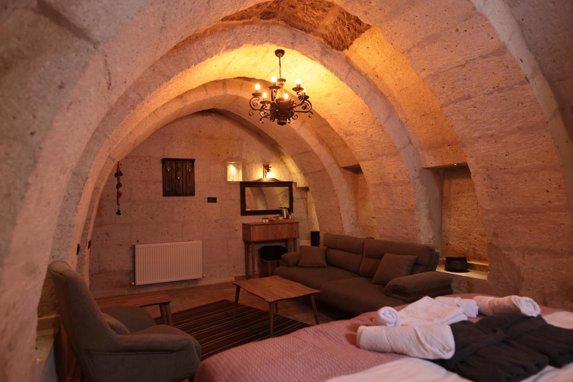 Stone Owl Otel & Restaurant Uchisar Exterior photo