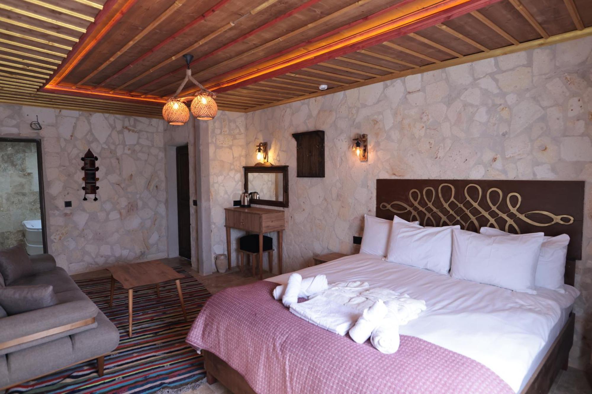 Stone Owl Otel & Restaurant Uchisar Exterior photo
