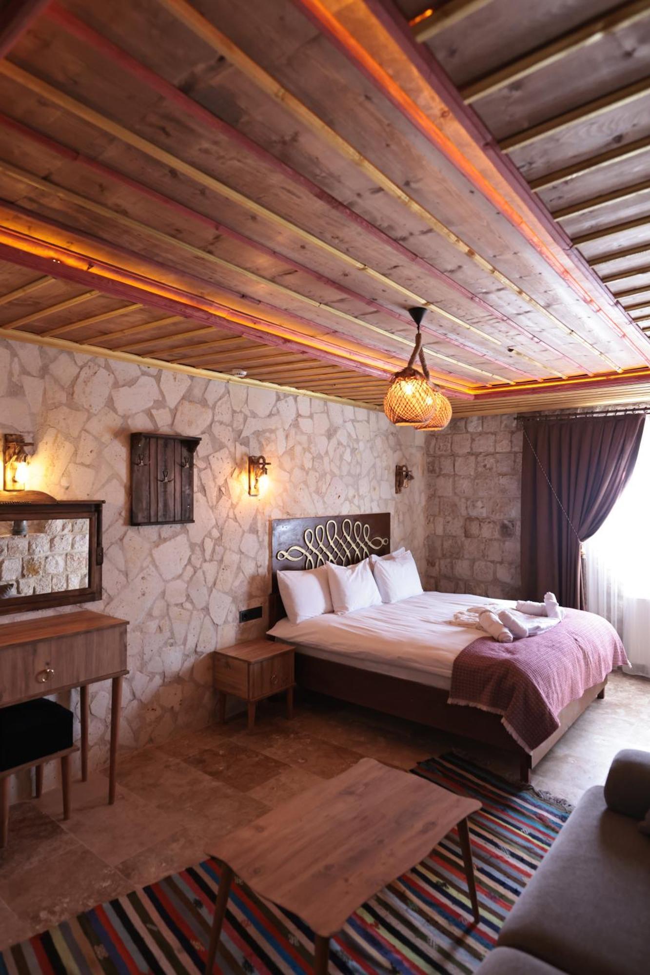 Stone Owl Otel & Restaurant Uchisar Exterior photo
