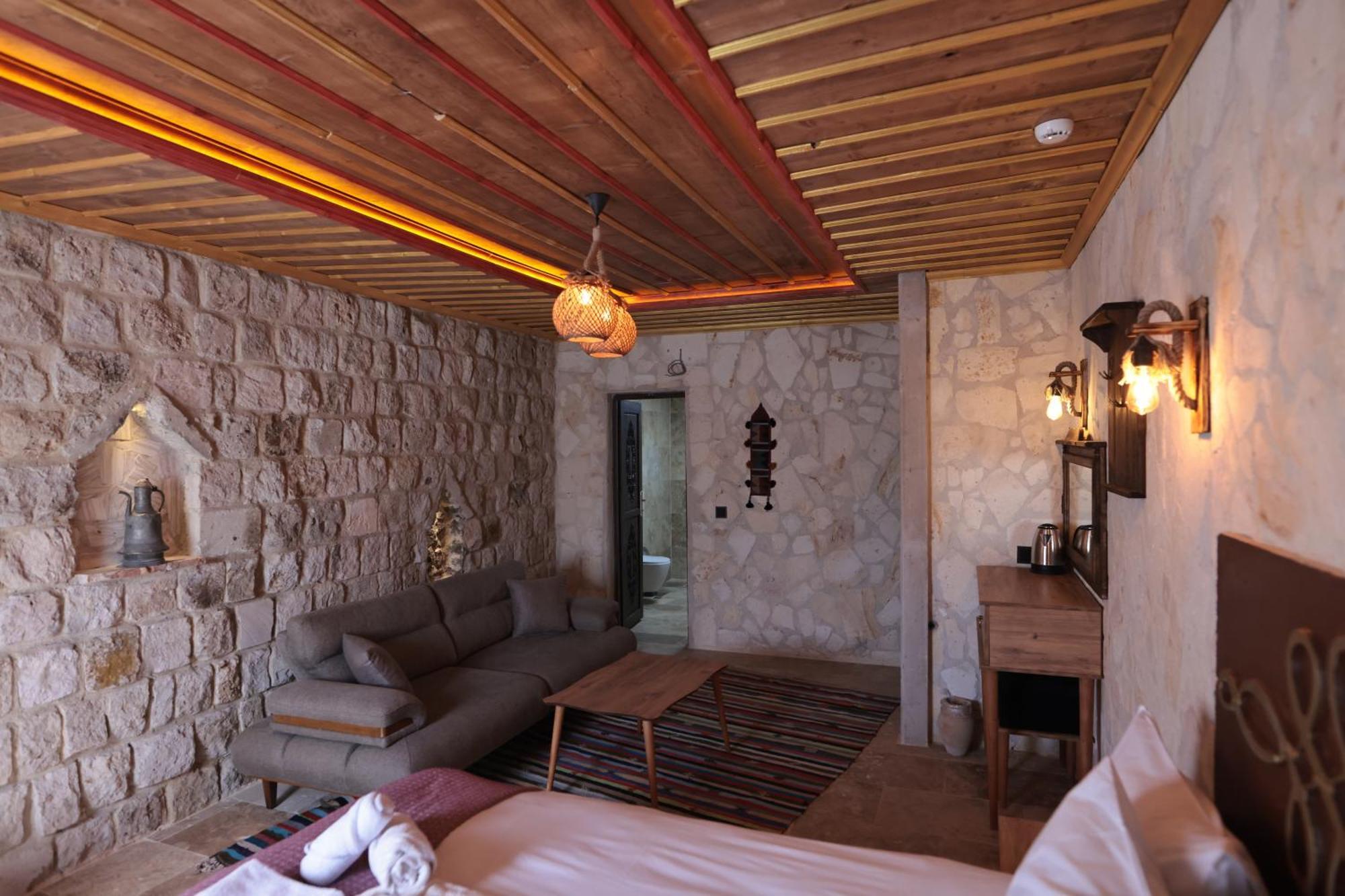 Stone Owl Otel & Restaurant Uchisar Exterior photo