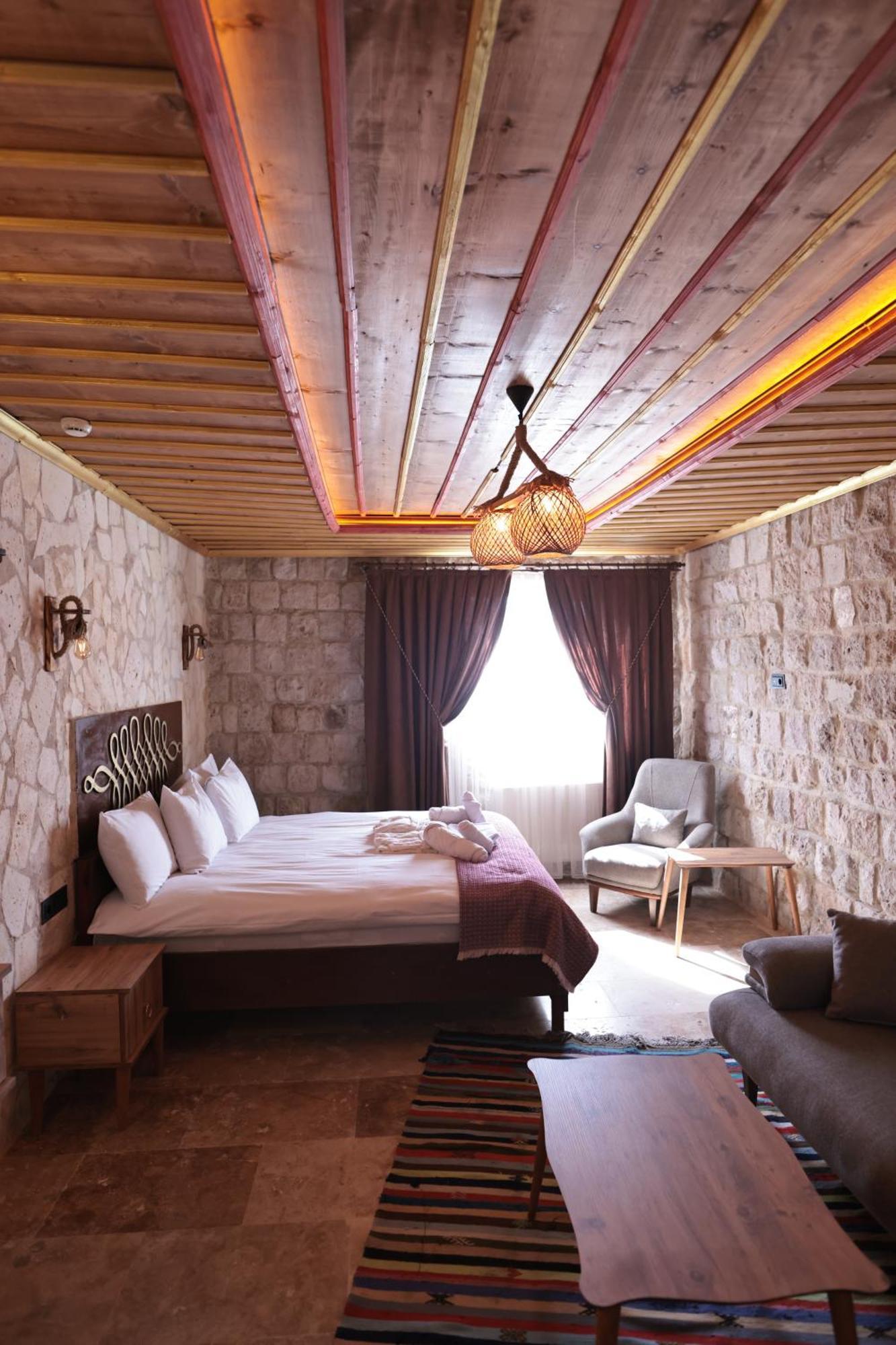 Stone Owl Otel & Restaurant Uchisar Exterior photo