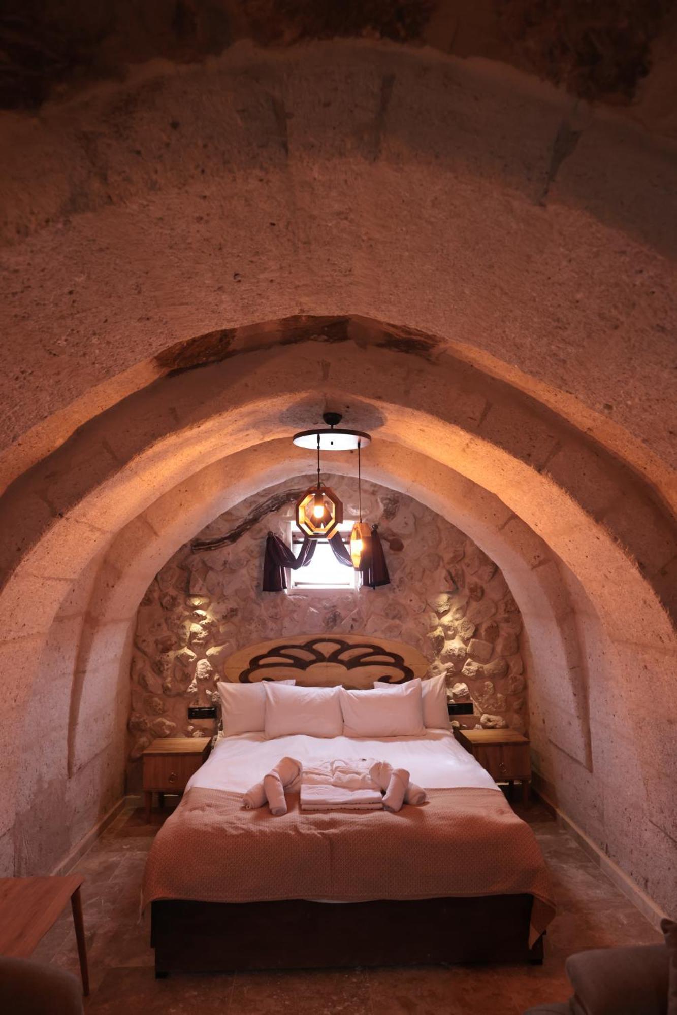 Stone Owl Otel & Restaurant Uchisar Exterior photo