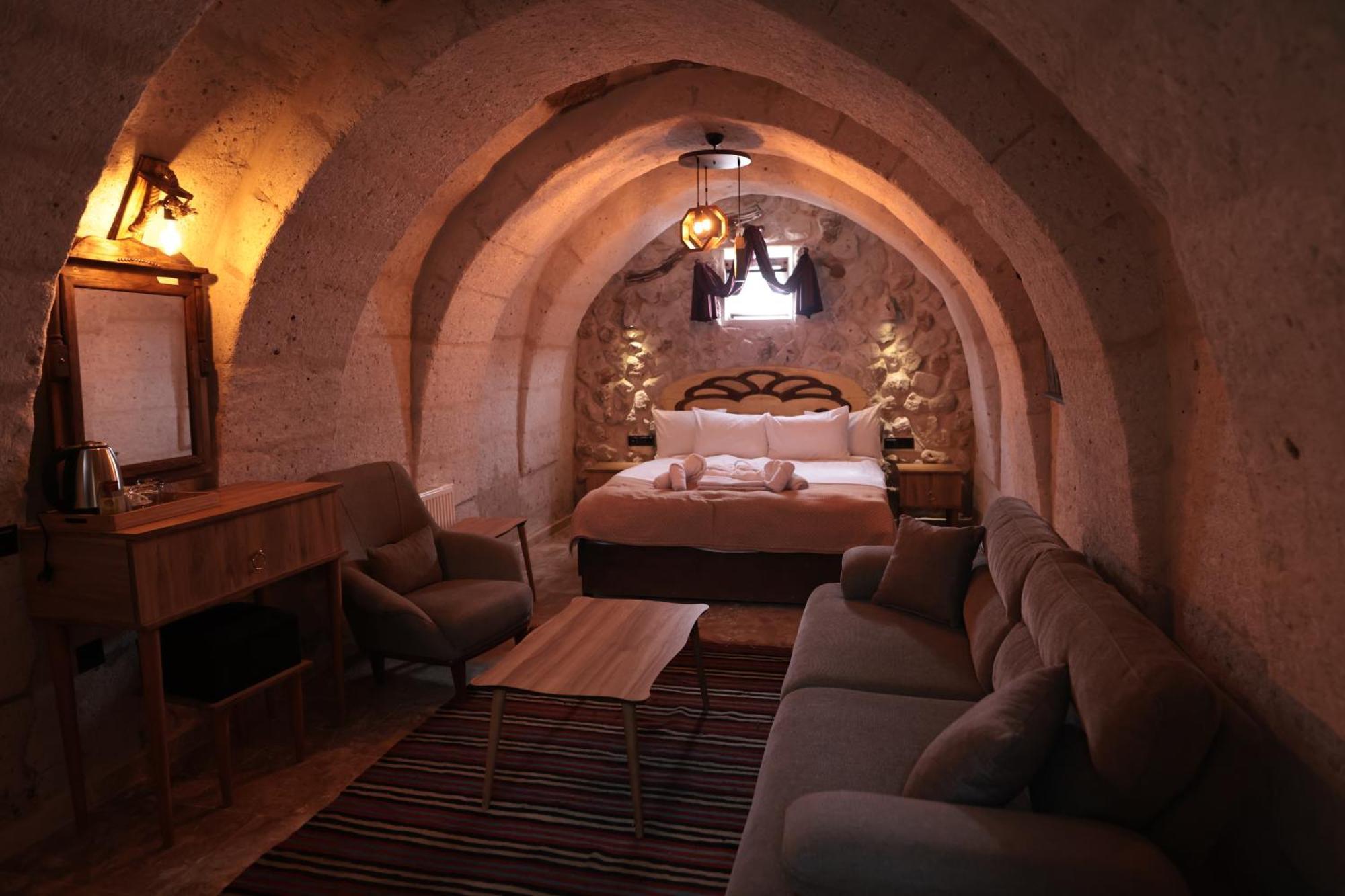 Stone Owl Otel & Restaurant Uchisar Exterior photo